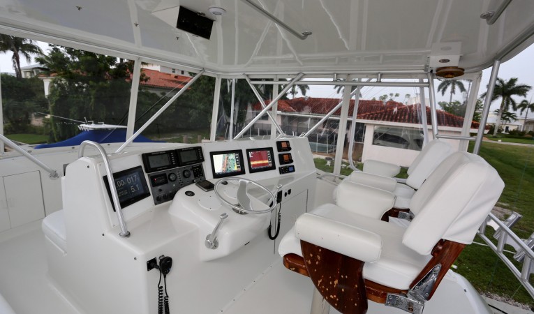 50 Post Flybridge and Helm