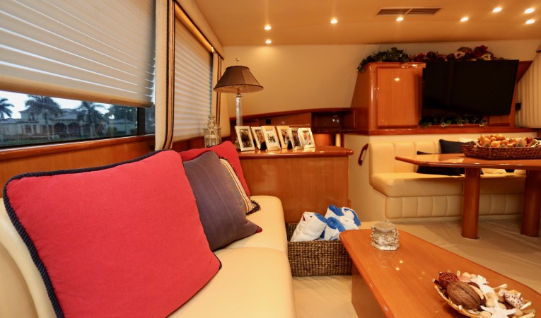 50 Post Salon Seating