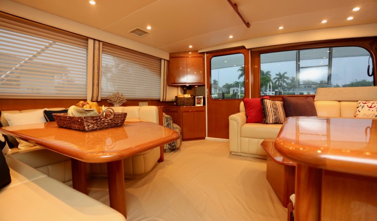 50 Post Salon Looking Aft