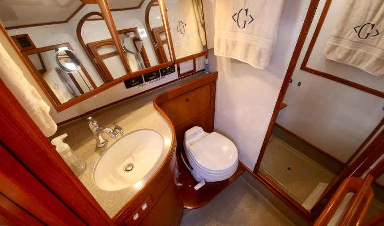 54 Hylas Head and shower en-suite