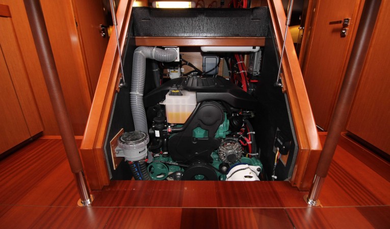 60 Beneteau Engine