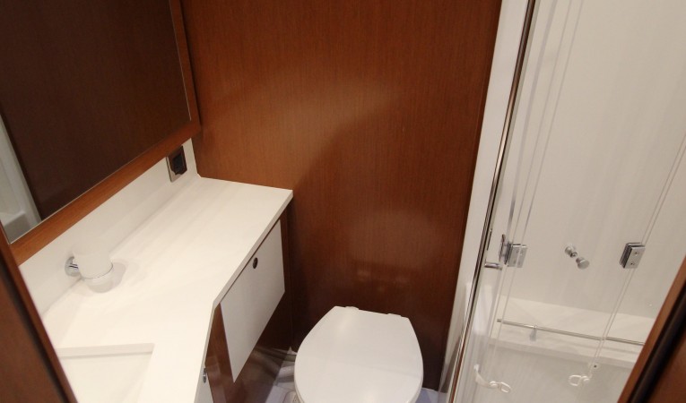 60 Beneteau Master head