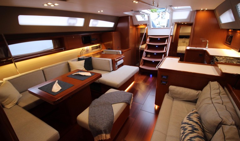 60 Beneteau Salon