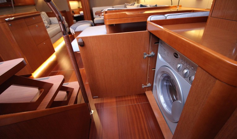 60 Beneteau Laundry