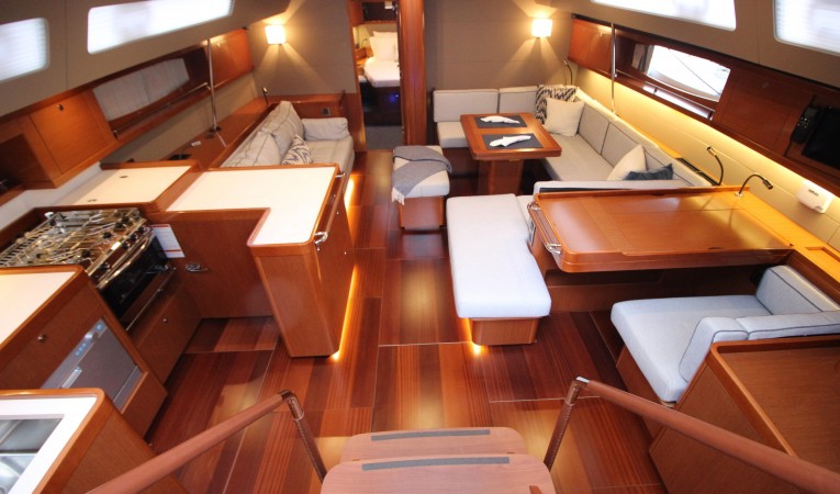 60 Beneteau Salon