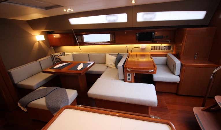 60 Beneteau Salon