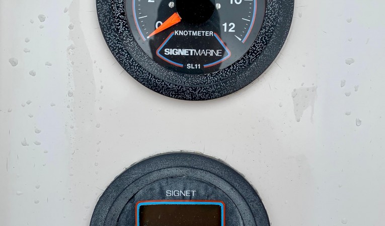 36 Islander Signet Instruments