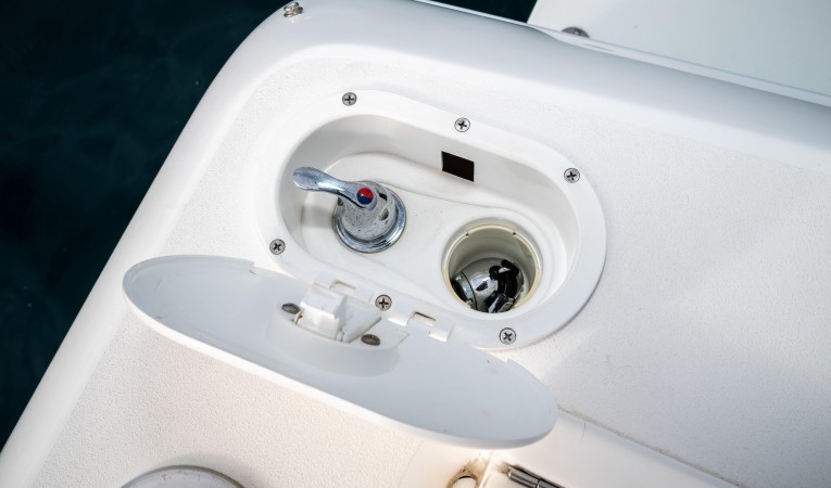 35 Intrepid Hot/Cold Shower