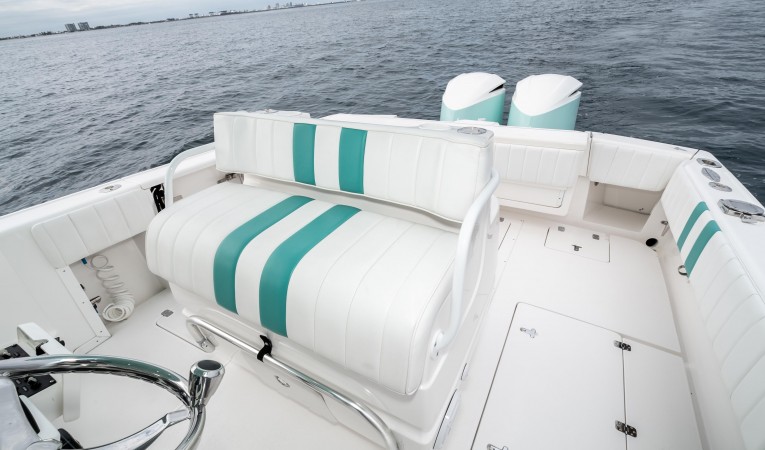 35 Intrepid Helm Seating