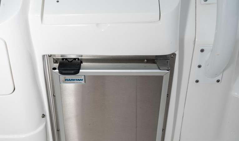 35 Intrepid Ice Maker and Storage Box