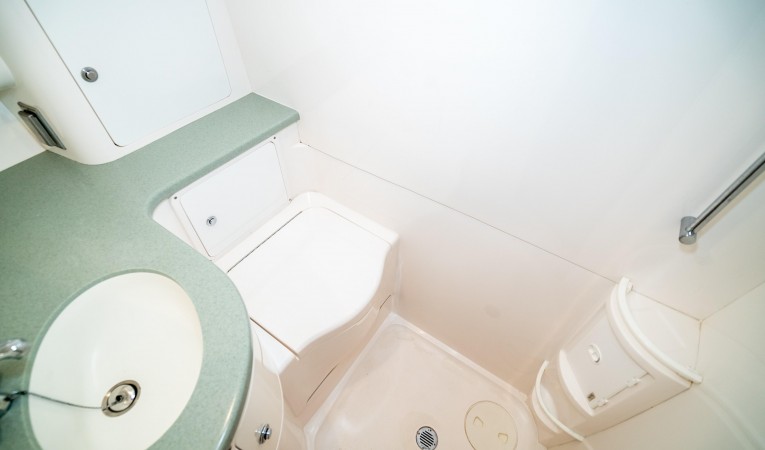 35 Intrepid Sink, Electric Head, and Shower