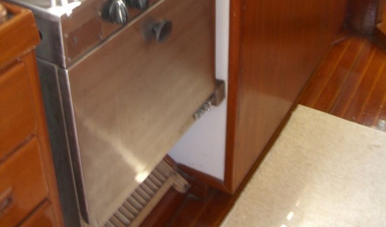 52 Tayana Galley View 3