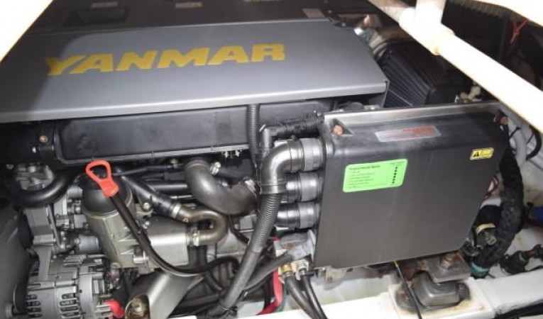 30 Pursuit Yanmar diesel