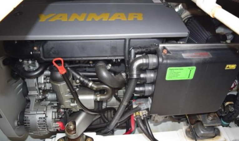 30 Pursuit Yanmar diesel