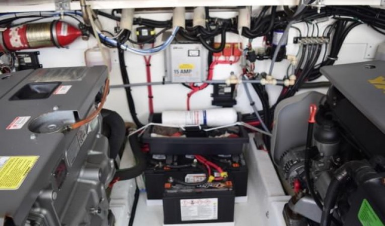 30 Pursuit Engine room fwd