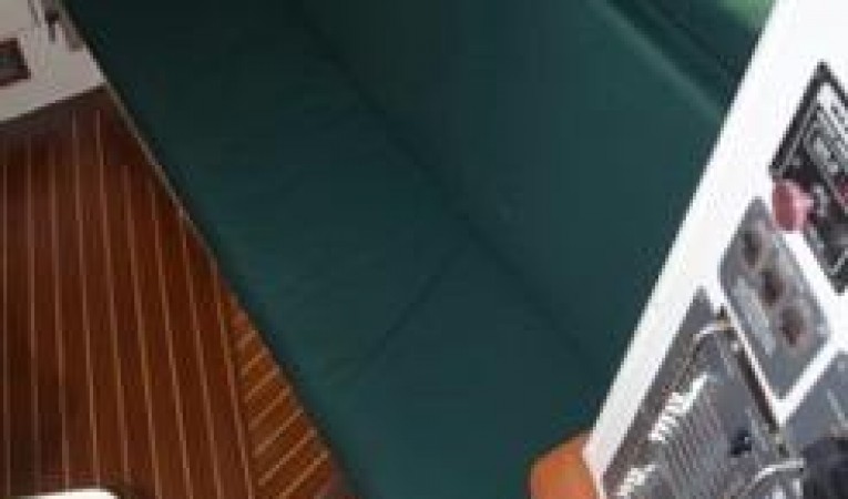 30 Pursuit Salon stairway