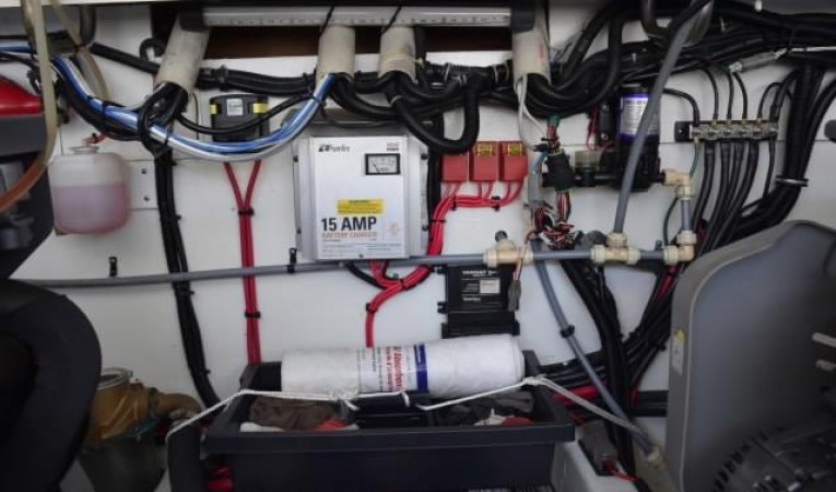 30 Pursuit Engine room