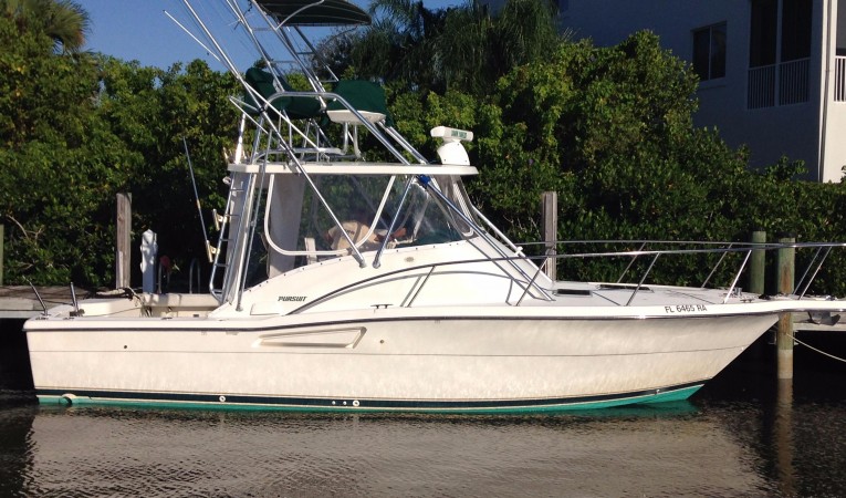 30 Pursuit Stbd side
