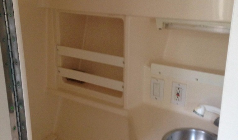 30 Pursuit Head compartment