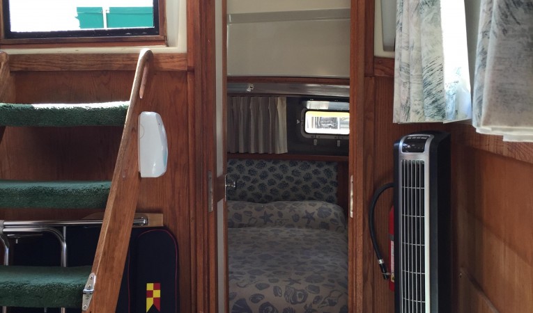 36 Mainship Master Stateroom Entrance