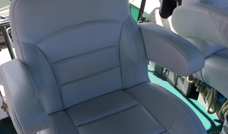 36 Mainship New Helm Seats
