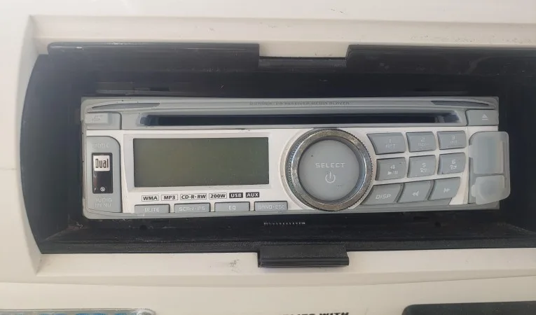 45 Silverton Pioneer am/fm/ cd player bridge