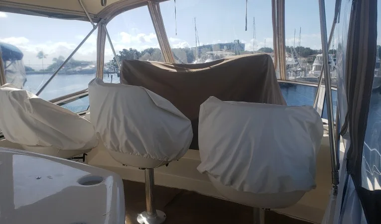 45 Silverton Helm with covers