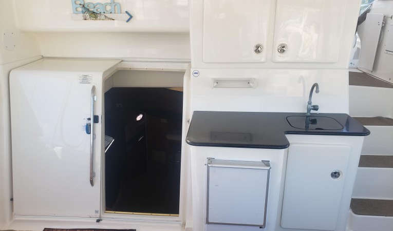 45 Silverton Aft deck sink icemaker