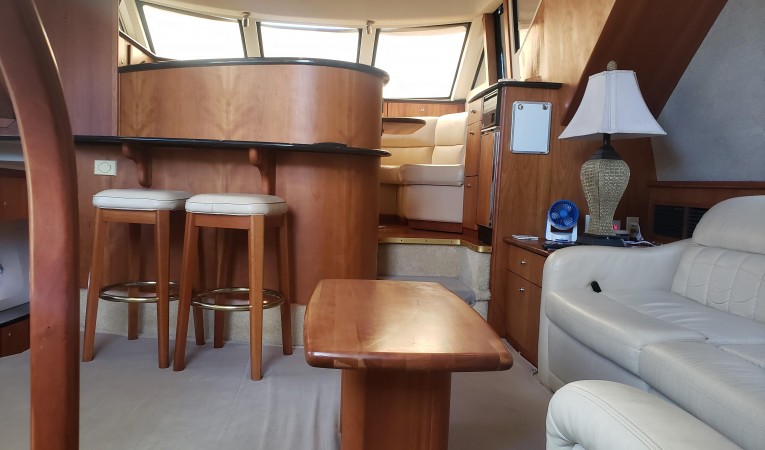 45 Silverton salon looking fwd.