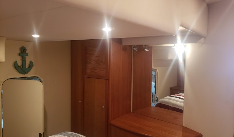45 Silverton VIP stateroom