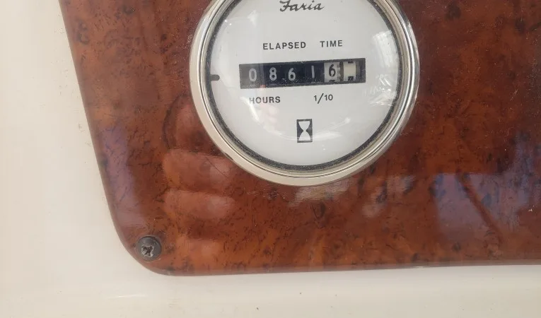 45 Silverton total time - engine hour meter