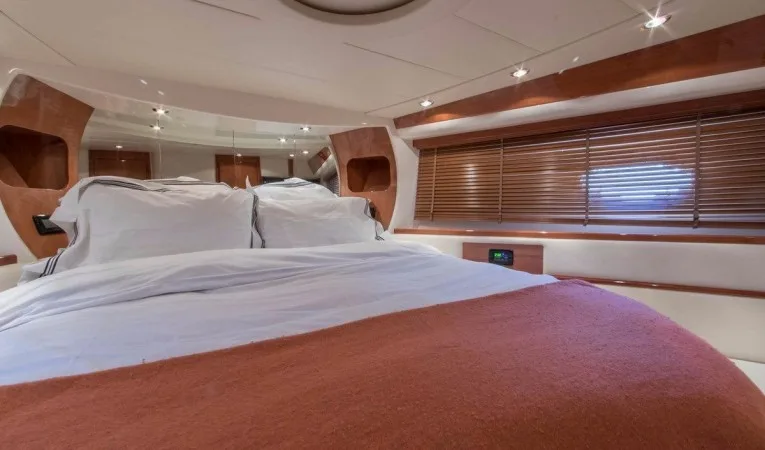 50 Pershing 
