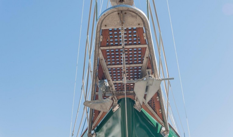 42 Westsail Twin anchors out of the way