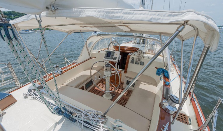 42 Westsail Good access to controls in Cockpit