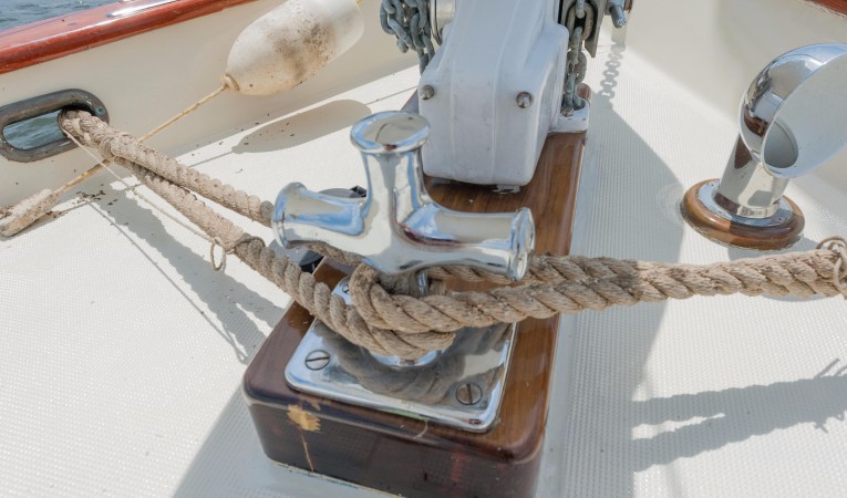 42 Westsail Double caspian windlass & Bollard