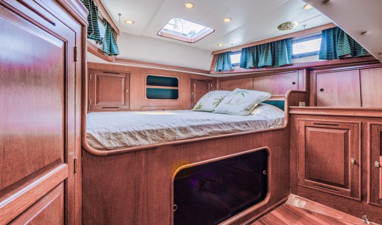 42 Westsail Aft Cabin from Starboard w/ real Matteras