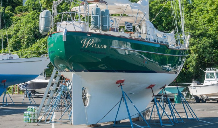 42 Westsail Rounded Powerful Hull & lines