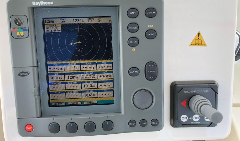 42 Westsail Raymarine RL70C Pathfinder Radar