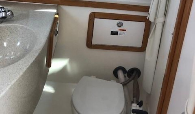 42 Catalina Main Cabin Head