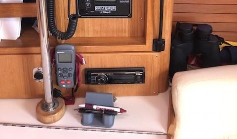 42 Catalina Navigation Table Monitors