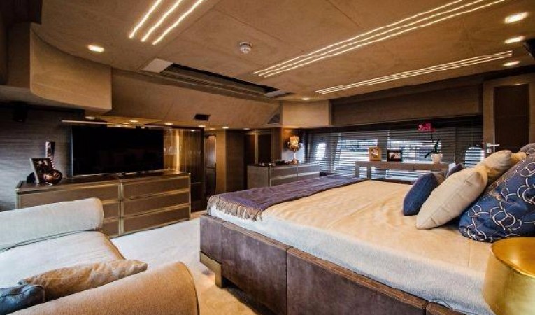 105 Monte Carlo Yachts 