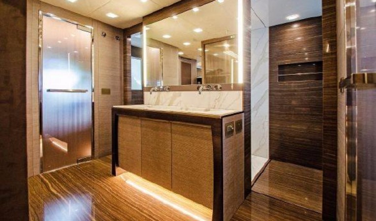 105 Monte Carlo Yachts 