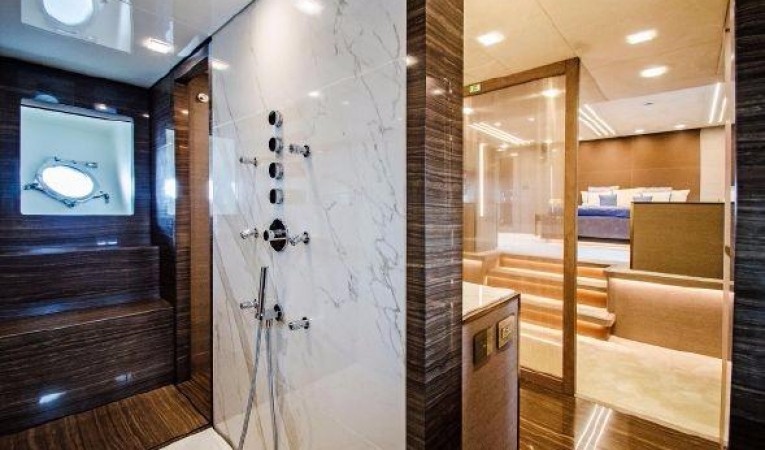 105 Monte Carlo Yachts 