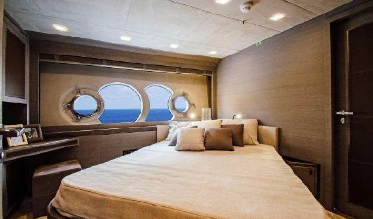 105 Monte Carlo Yachts 