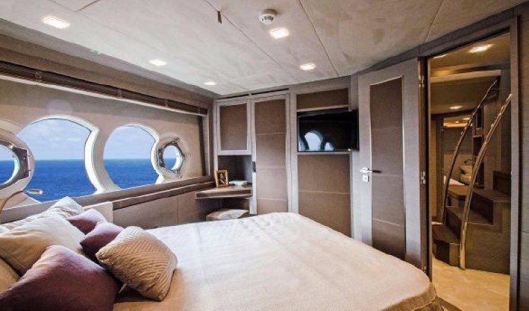 105 Monte Carlo Yachts 