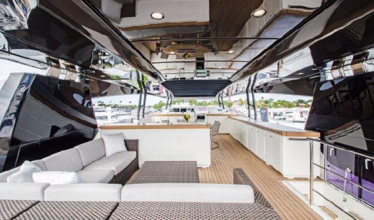 105 Monte Carlo Yachts 