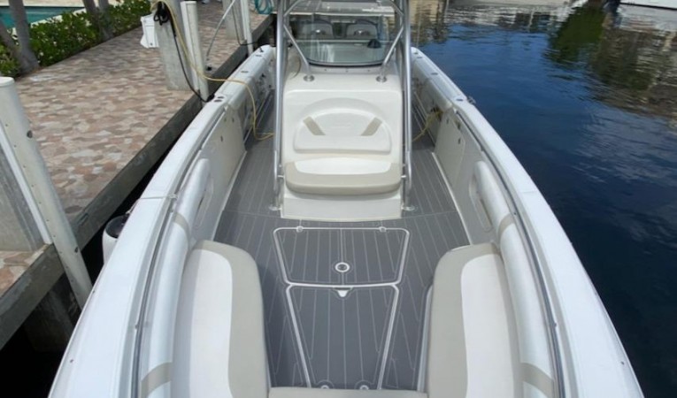 32 Boston Whaler 