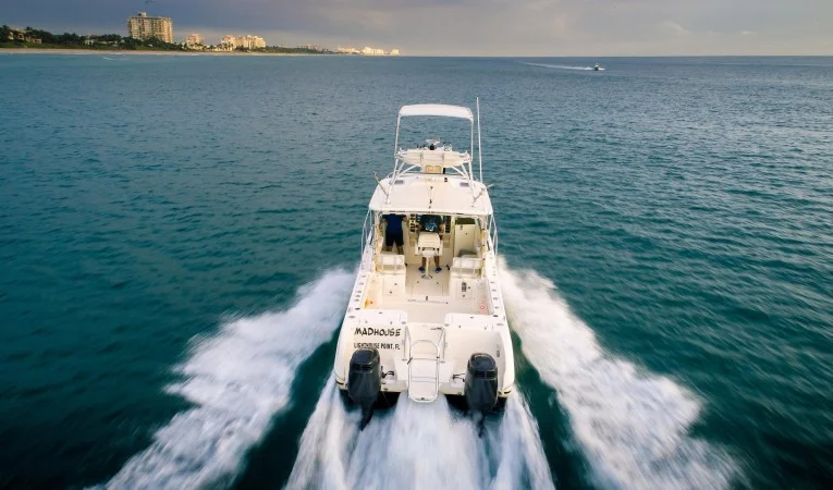 32 World Cat Aft Running