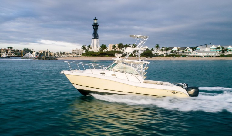 32 World Cat Port Profile Running