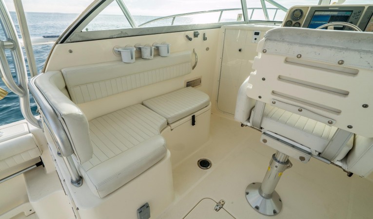 32 World Cat Lounge Seating Port